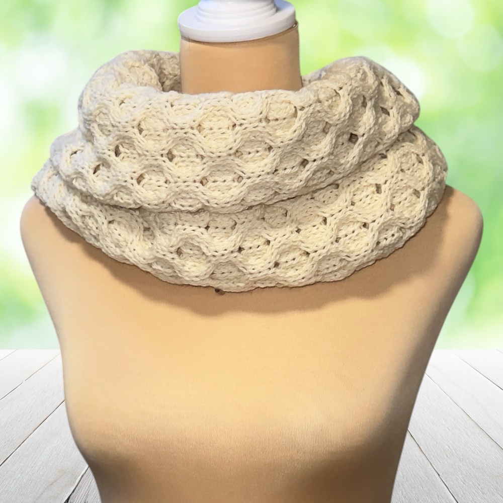 New ARAN WOOLLEN MILLS Merino Wool Cable Knit Cowl Tube Scarf Neck Warmer OS